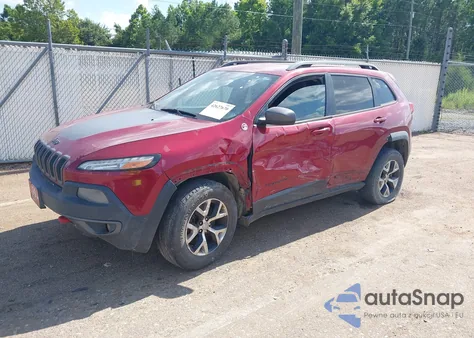 2015 Jeep Cherokee Trailhawk from USA, damaged, VIN 1C4PJMBS6FW746444